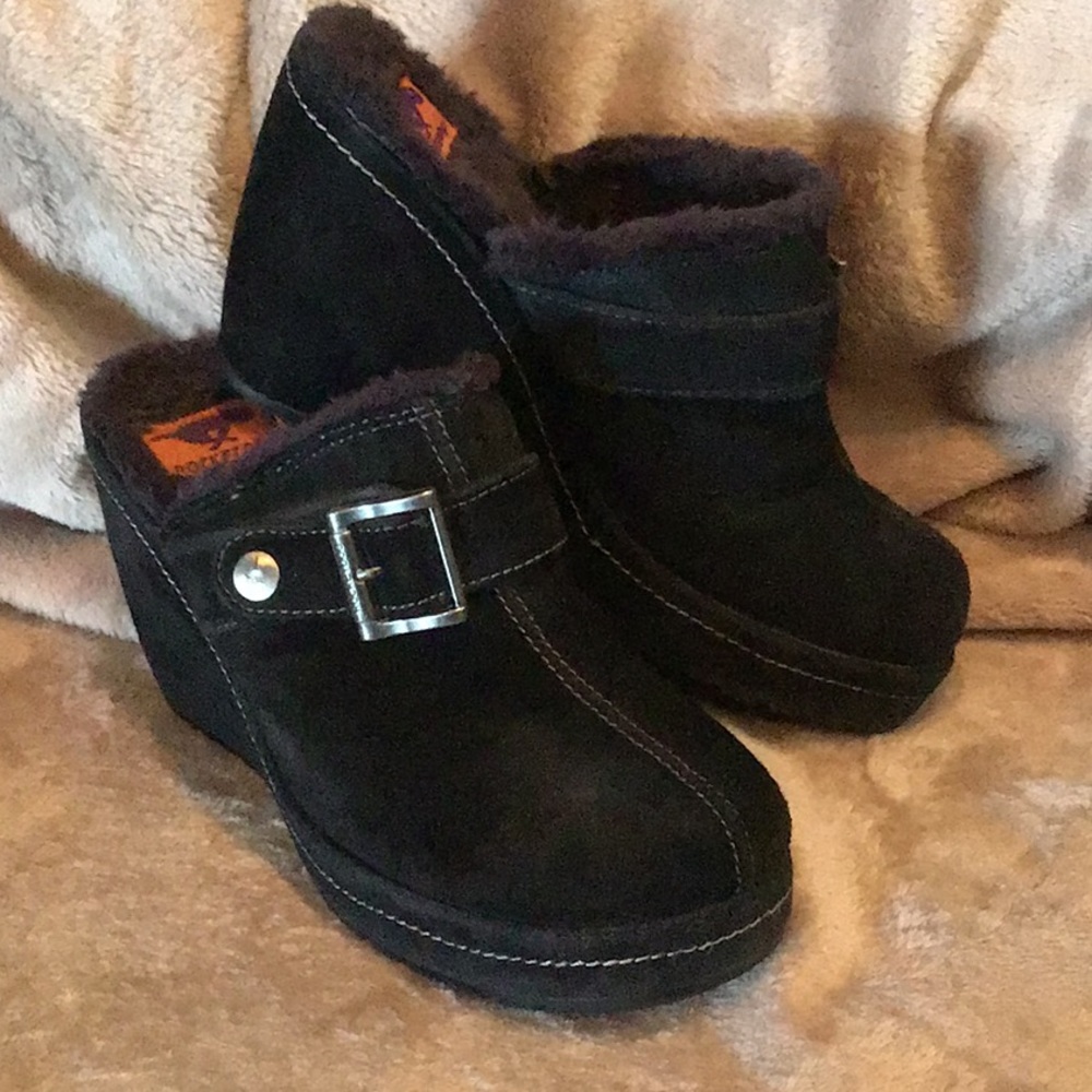 Rocket dog clogs